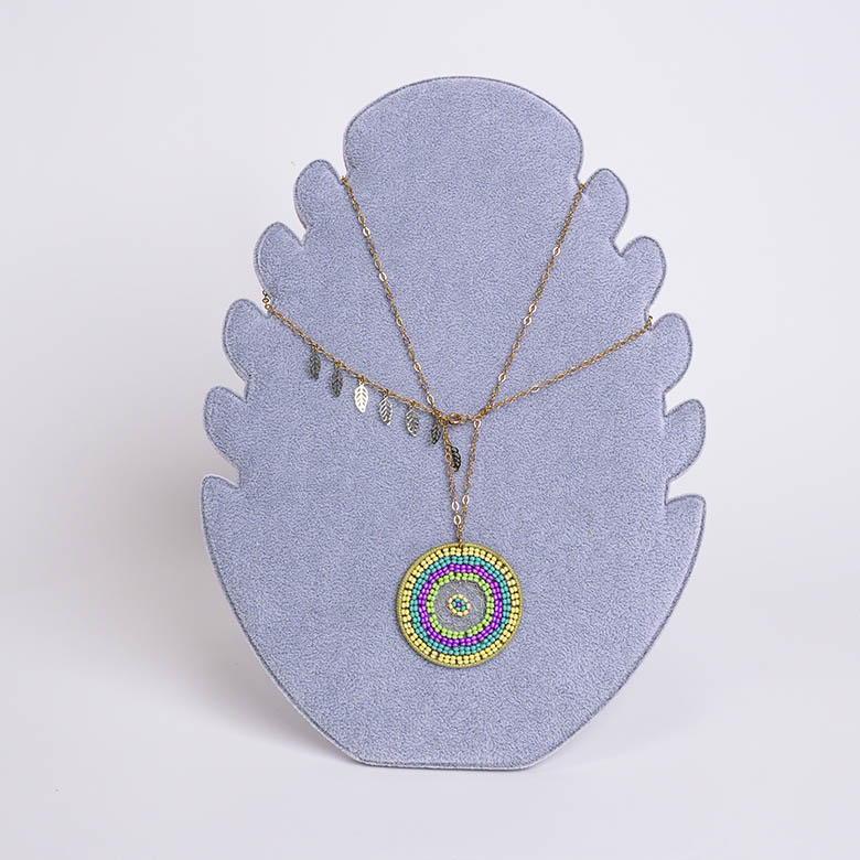 Colgador de Collar en Forma de Llama en Terciopelo Gris - Imagen 2