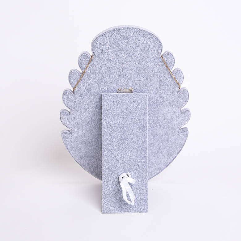 Colgador de Collar en Forma de Llama en Terciopelo Gris - Imagen 3